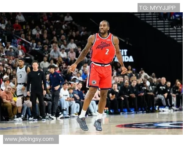 科怀伦纳德的篮球之路:从天才新秀到NBA超级巨星的蜕变与荣耀